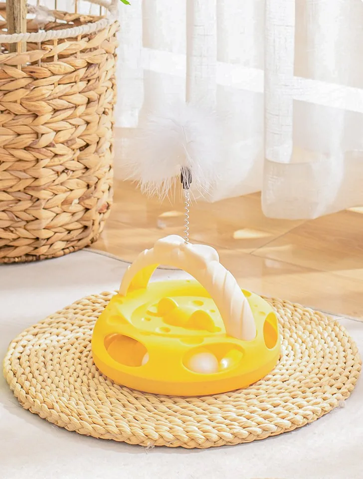 Rotating cat toy